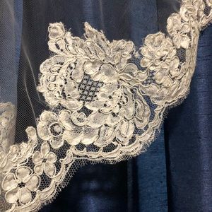 Lace ivory waltz length veil - never been worn